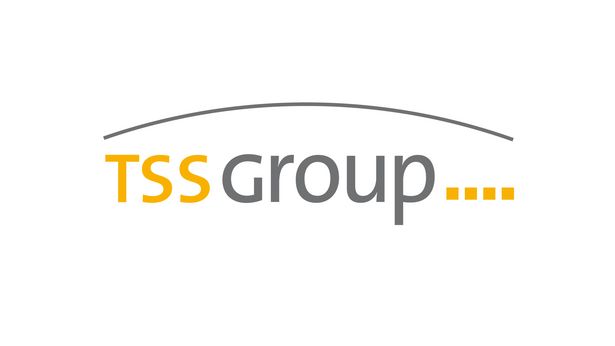 Das Logo der TSS Group: In der Mitte steht "TSS Group" gefolgt von vier viereckigen Punkten und über allem ist ein Bogen.