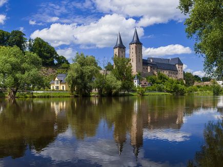 Rochlitz Blick über die Mulde auf das Schloss Rochlitz.