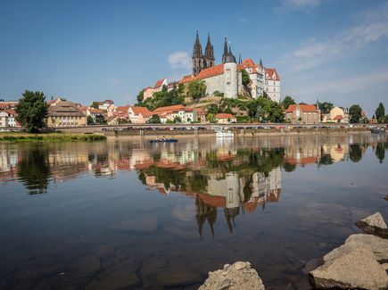 Meissen Albrechtsburg Blick über die Elbe auf die Albrechtsburg in Meissen.