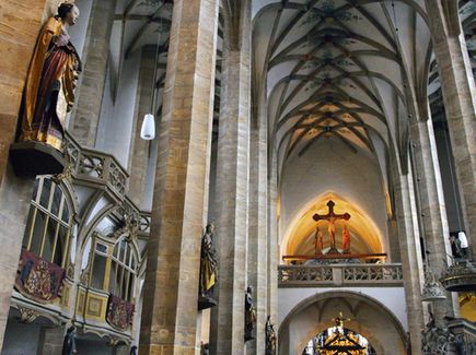 Der Freiberger Dom von innen ist zu sehen.